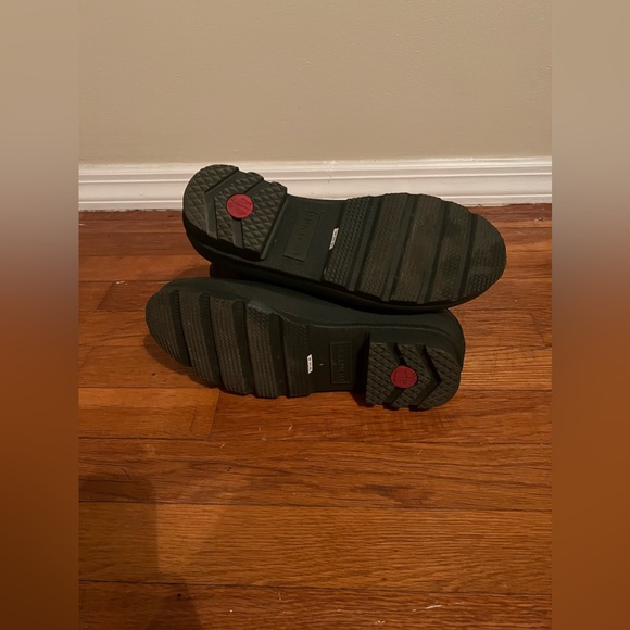 Men’s Original Hunter Chelsea Boots (Size 9) - Dark Olive (Only Worn Once) - Picture 7 of 7